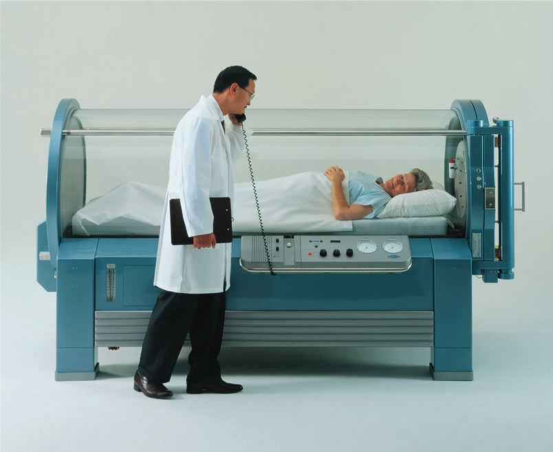 hyperbaric chamber with doctor