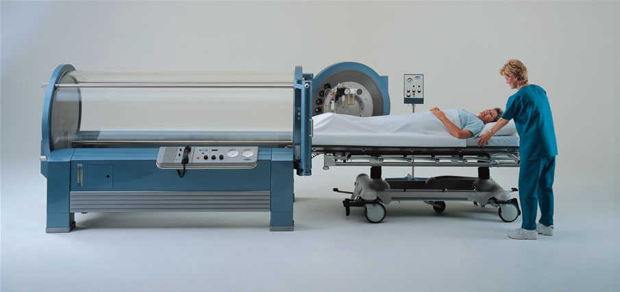 hyperbaric chamber with patient